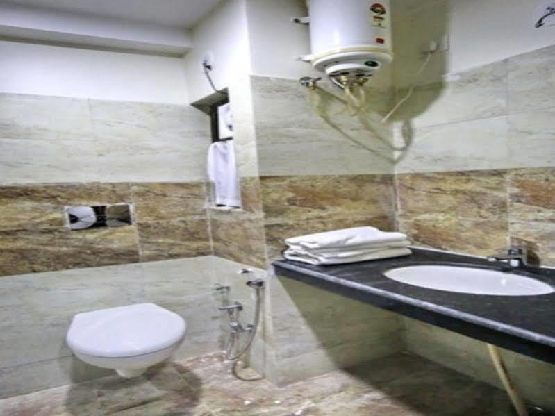 Hotel O Golden Wings Udaipur Exterior foto